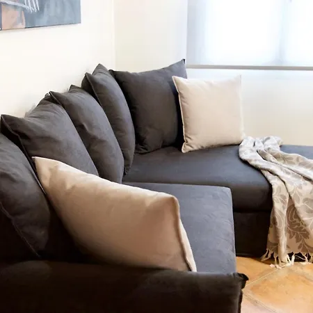 Square Apartment