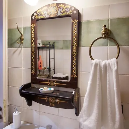 Square Apartment